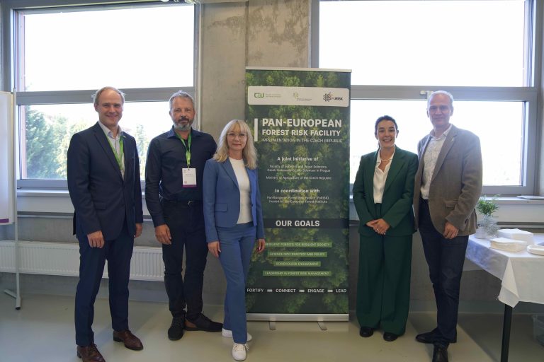 Fotogalerie: Odborníci z celé Evropy diskutovali na ČZU, jak posílit odolnost lesů vůči změnám klimatu